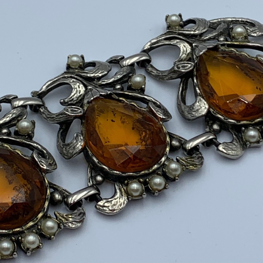 Vintage art deco Silver tone and Orange glass hinged Bracelet - Picture 9 of 12